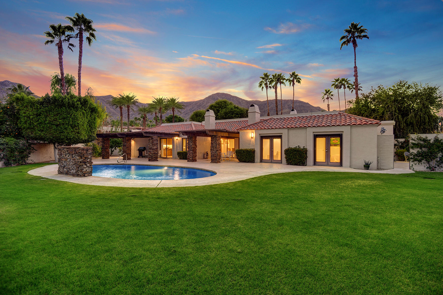 4 Boothill Circle Rancho Mirage, CA 92270 - Photo 5 of 55 a view of a house with a bath tub