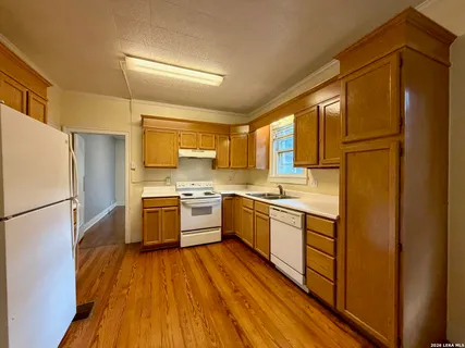 $599,000 | 311 East Rosewood Avenue, San Antonio, TX 78212