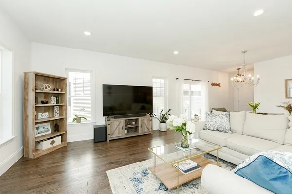 $4,850 | 18 Cleary Circle, Unit 18, Norfolk, MA 02056