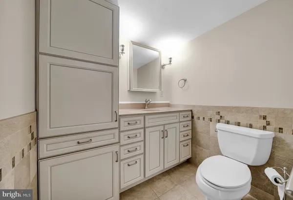 $185,900 | 1570 The Fairway, Unit 411E, Jenkintown, PA 19046