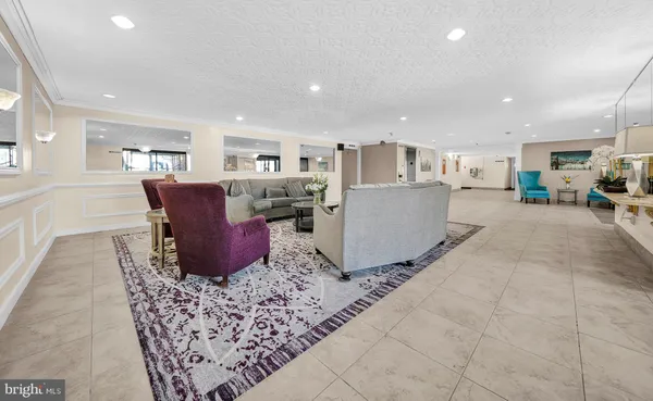 $185,900 | 1570 The Fairway, Unit 411E, Jenkintown, PA 19046