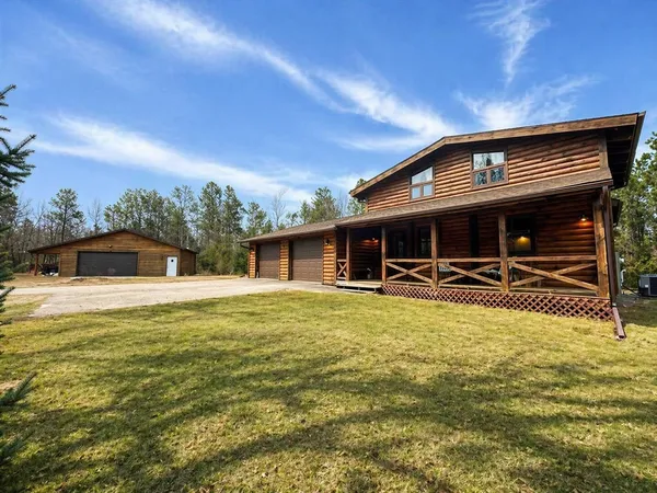 $429,900 | 29558 Whispering Pines Road, Lone Rock, WI 53556