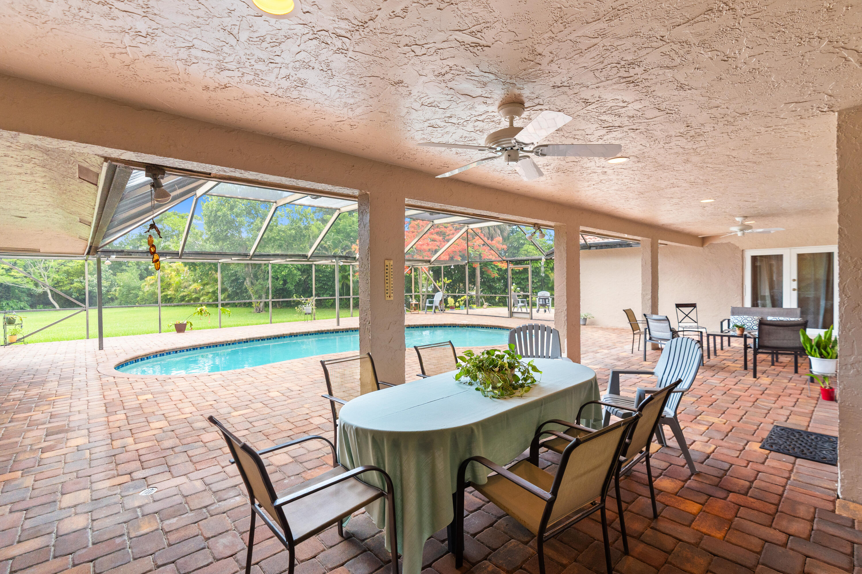 22829 Horseshoe Way Boca Raton, FL 33428 - Photo 49 of 67 DSC06843