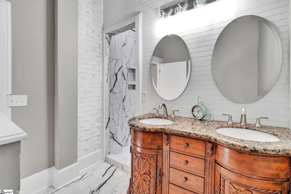 $584,900 | 522 South Harper Street, Laurens, SC 29360