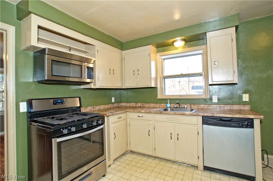 3545 Boynton Road Cleveland Heights, OH 44121 - Photo 16 of 33