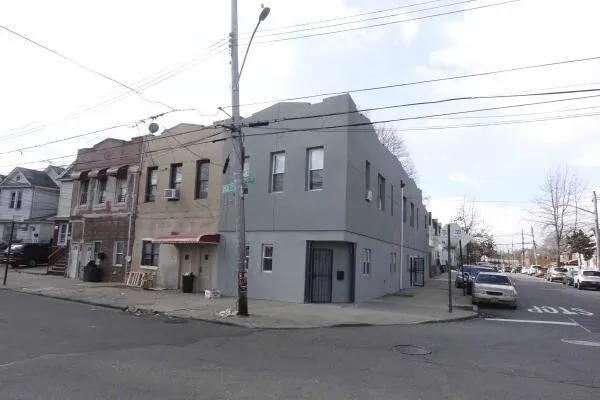 $1,500,000 | 99-12 212th Street | Bellaire Park