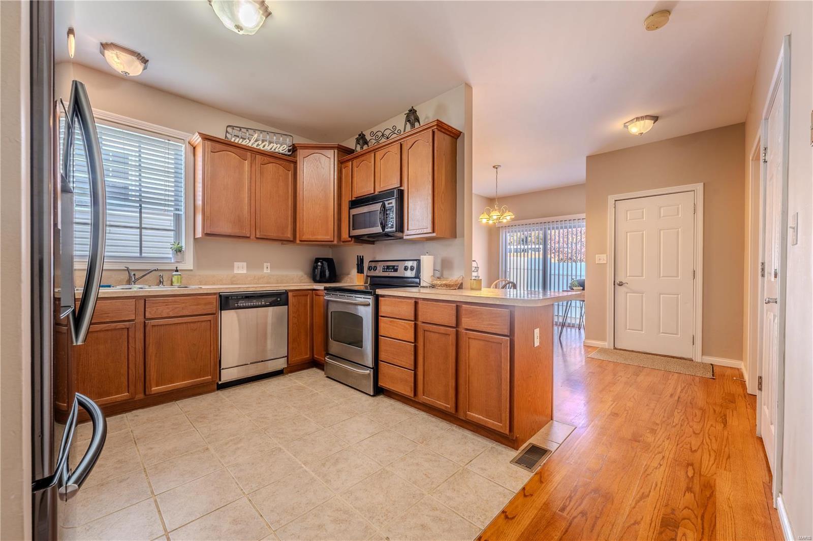 7019 Heege Road, Unit B Marlborough, MO 63123 - Photo 5 of 27 Gallery Image 5