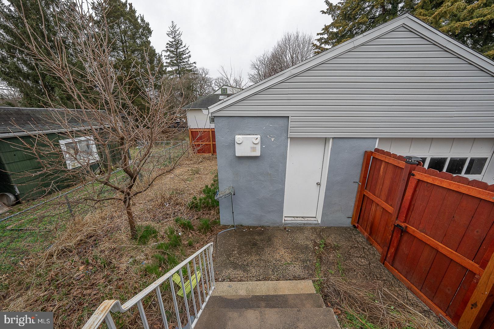 216 Ridley Avenue Sharon Hill, PA 19079 - Photo 23 of 29 Charming backyard retreat awaits you.