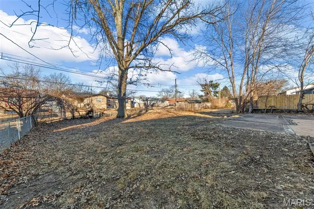 $200,000 | 2265 Briarcrest Drive, Florissant, MO 63033