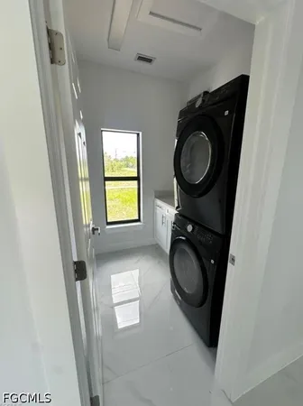 $2,000 | 821 Bell Boulevard, Lehigh Acres, FL 33974