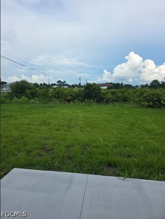 $2,000 | 821 Bell Boulevard, Lehigh Acres, FL 33974