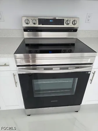 $2,000 | 821 Bell Boulevard, Lehigh Acres, FL 33974