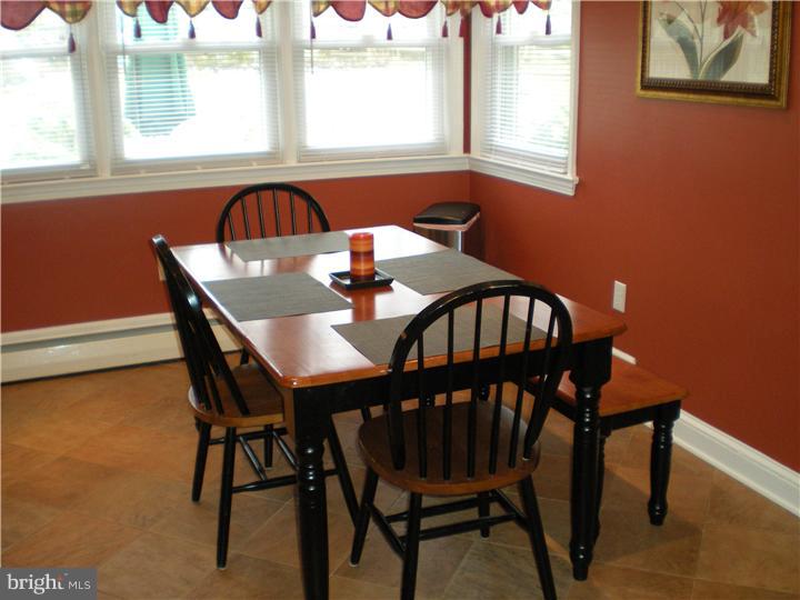 708 Barclay Lane Broomall, PA 19008 - Photo 12 of 21 Kitchen