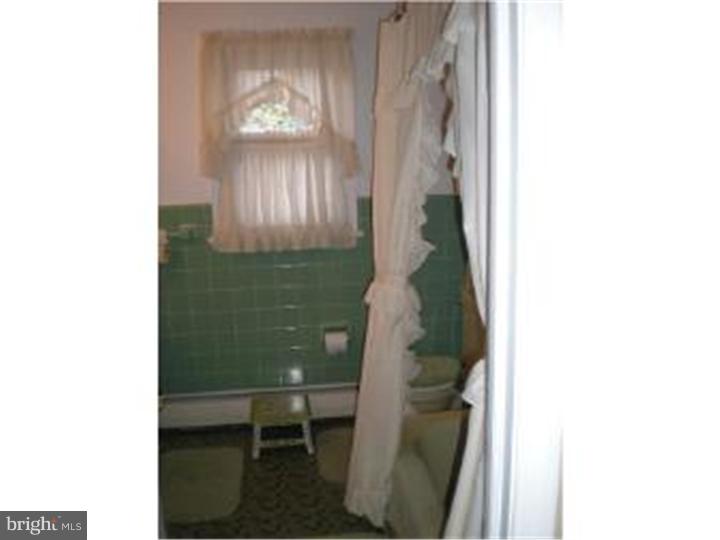 708 Barclay Lane Broomall, PA 19008 - Photo 20 of 21 Bathroom