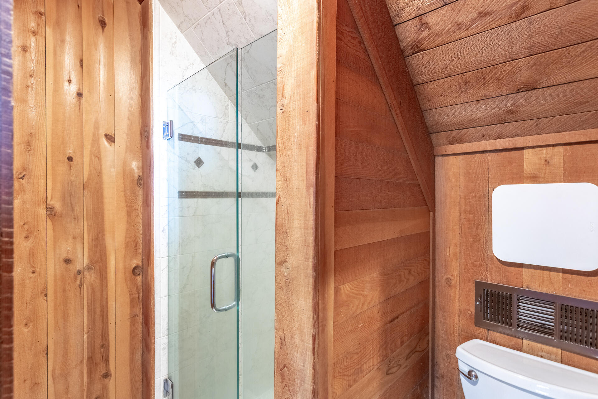 18376 Utility Avenue Anderson, CA 96007 - Photo 27 of 44 a bathroom with a shower
