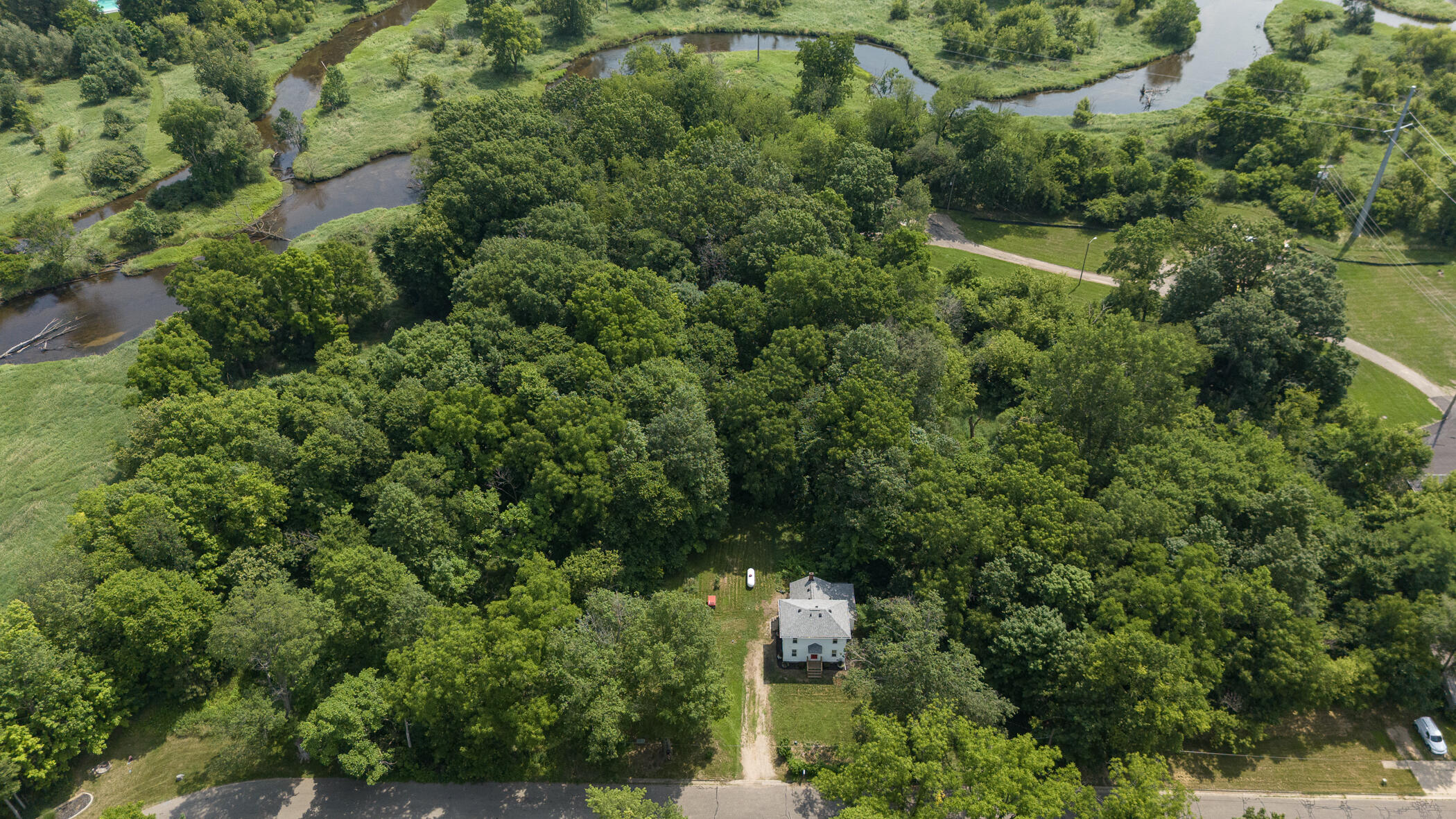 631 North Douglas Avenue Three Rivers, MI 49093 - Photo 29 of 33 631 N Douglas - Three Rivers-10