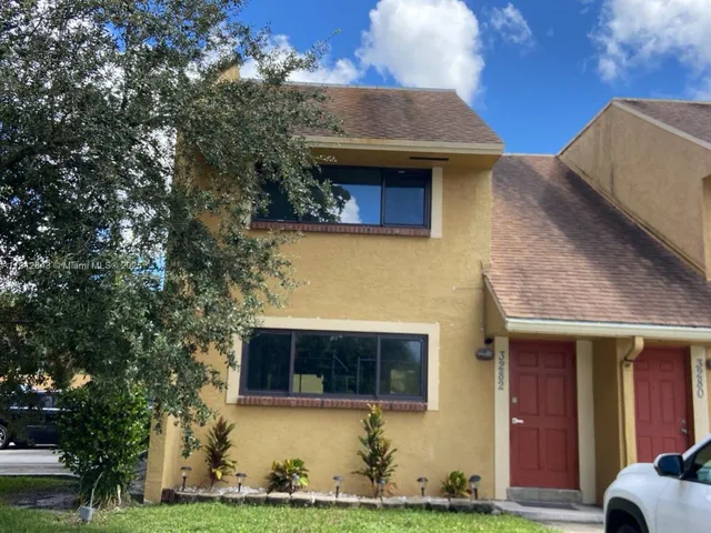 $2,600 | 3282 North Pine Island Road, Unit 301, Sunrise, FL 33351