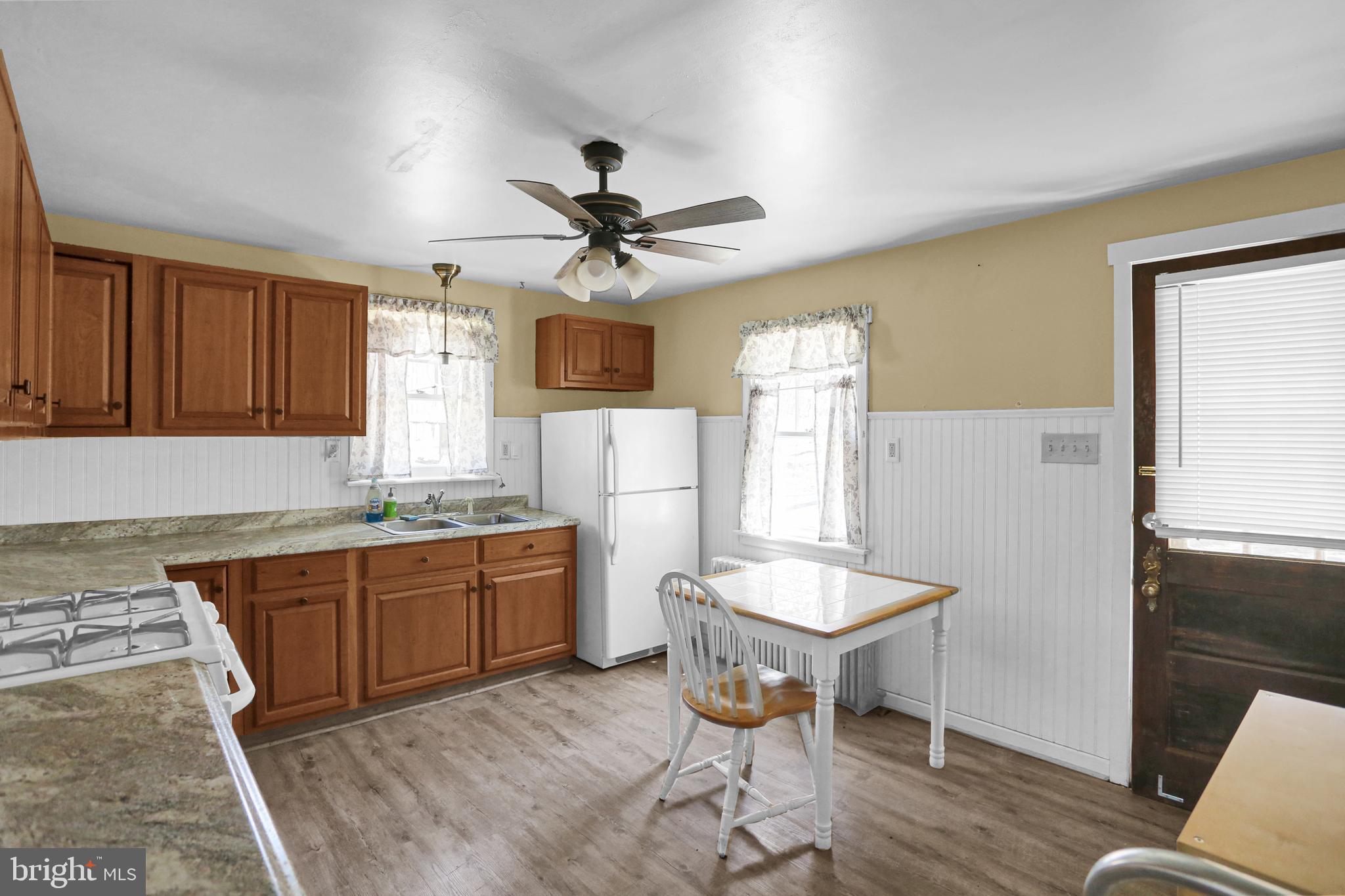 1096 Church Lane Road Reading, PA 19606 - Photo 10 of 20 Eat-In Kitchen