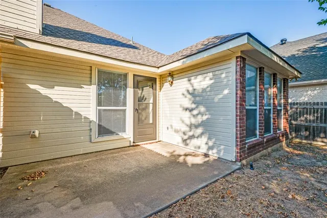 $1,900 | 4051 Cottage Park Court, Arlington, TX 76013