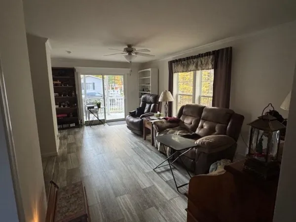 $183,000 | 139 Robin Hood Lane, Exeter, NH 03833