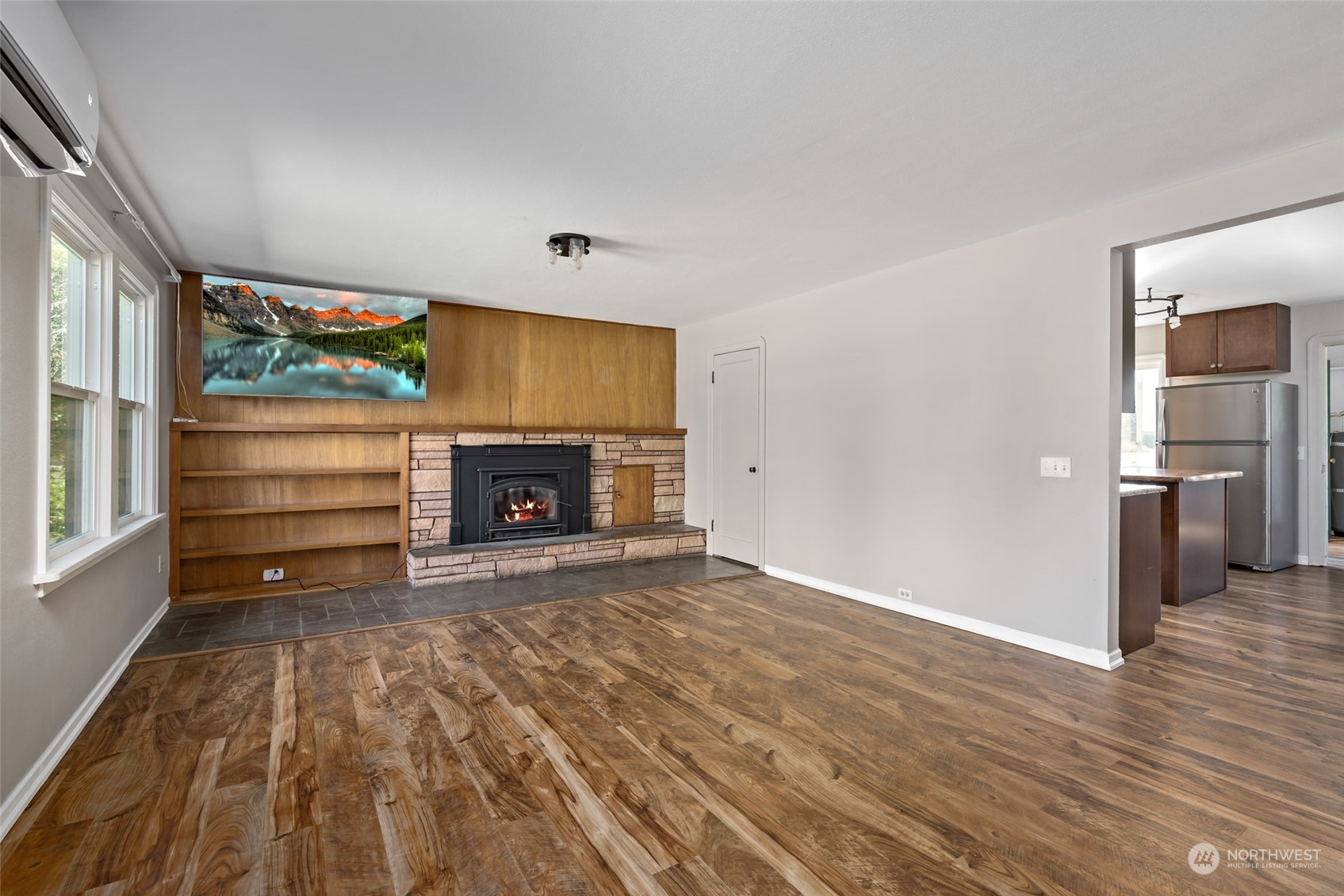 1932 Zylstra Road Oak Harbor, WA 98277 - Photo 12 of 40 a view of a livingroom with a fireplace
