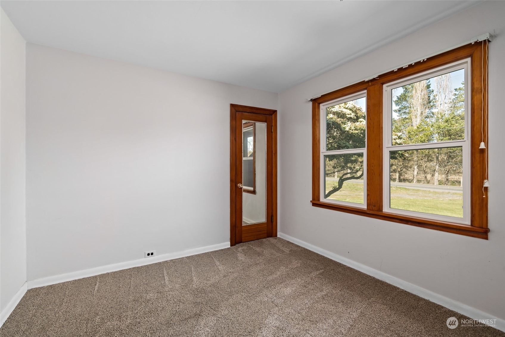 1932 Zylstra Road Oak Harbor, WA 98277 - Photo 24 of 40 an empty room with a window