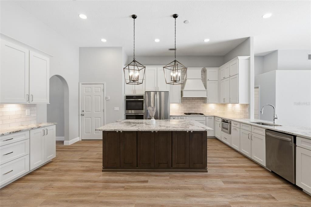 19607 Intrigue Way Lutz, FL 33558 - Photo 11 of 27