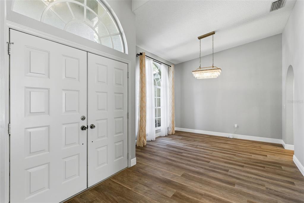 19607 Intrigue Way Lutz, FL 33558 - Photo 4 of 27