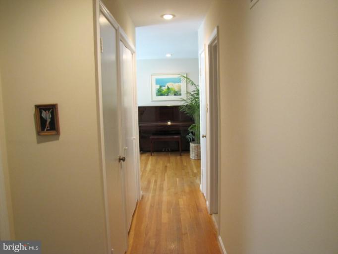 12101 Stirrup Road Reston, VA 20191 - Photo 2 of 19 Interior (General)