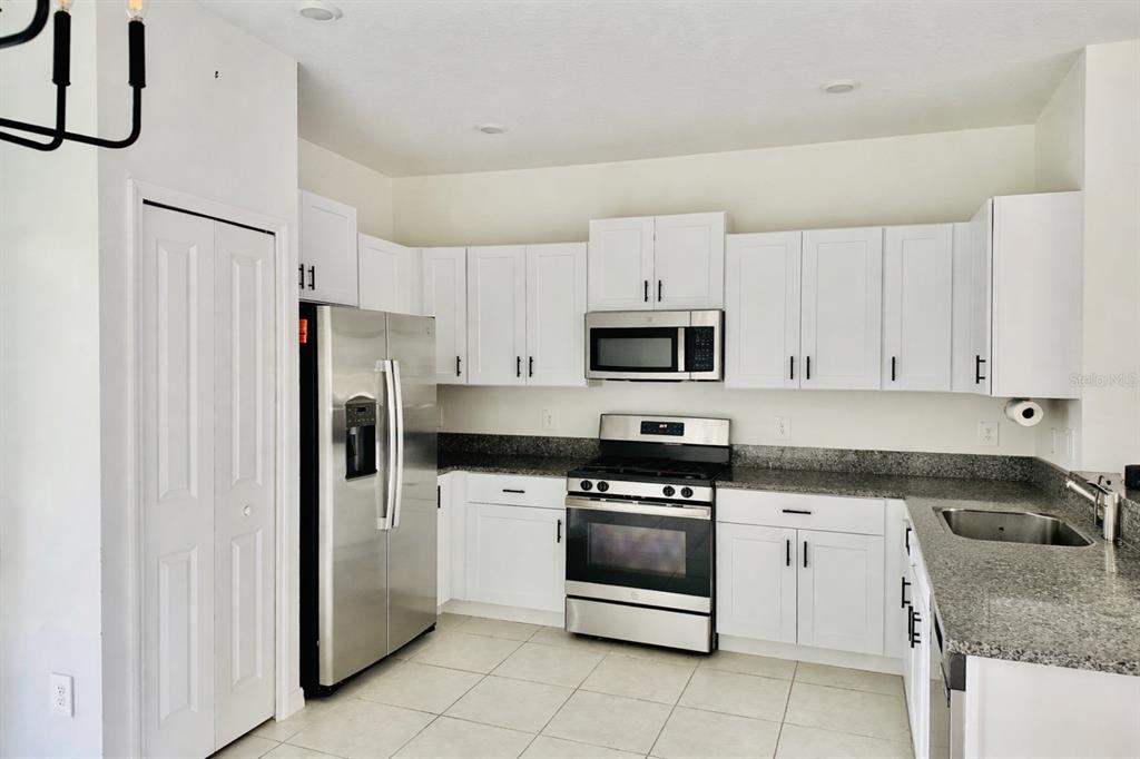 8271 Corner Pine Way New Port Richey, FL 34655 - Photo 7 of 16