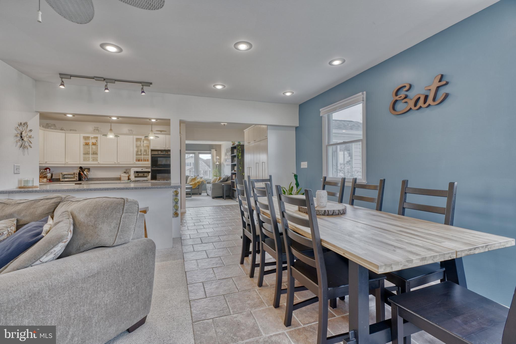9021 Tammy Road Nottingham, MD 21236 - Photo 25 of 81 Generous dining table space