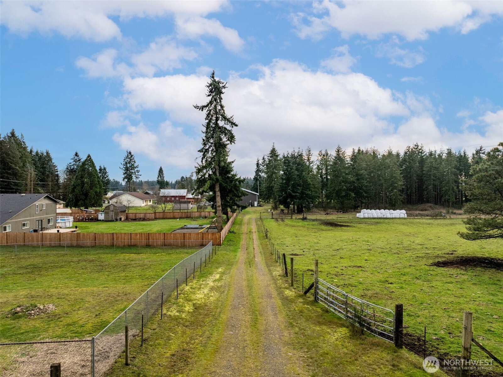 18647 Joselyn Road Southwest Rochester, WA 98579 - Photo 36 of 40