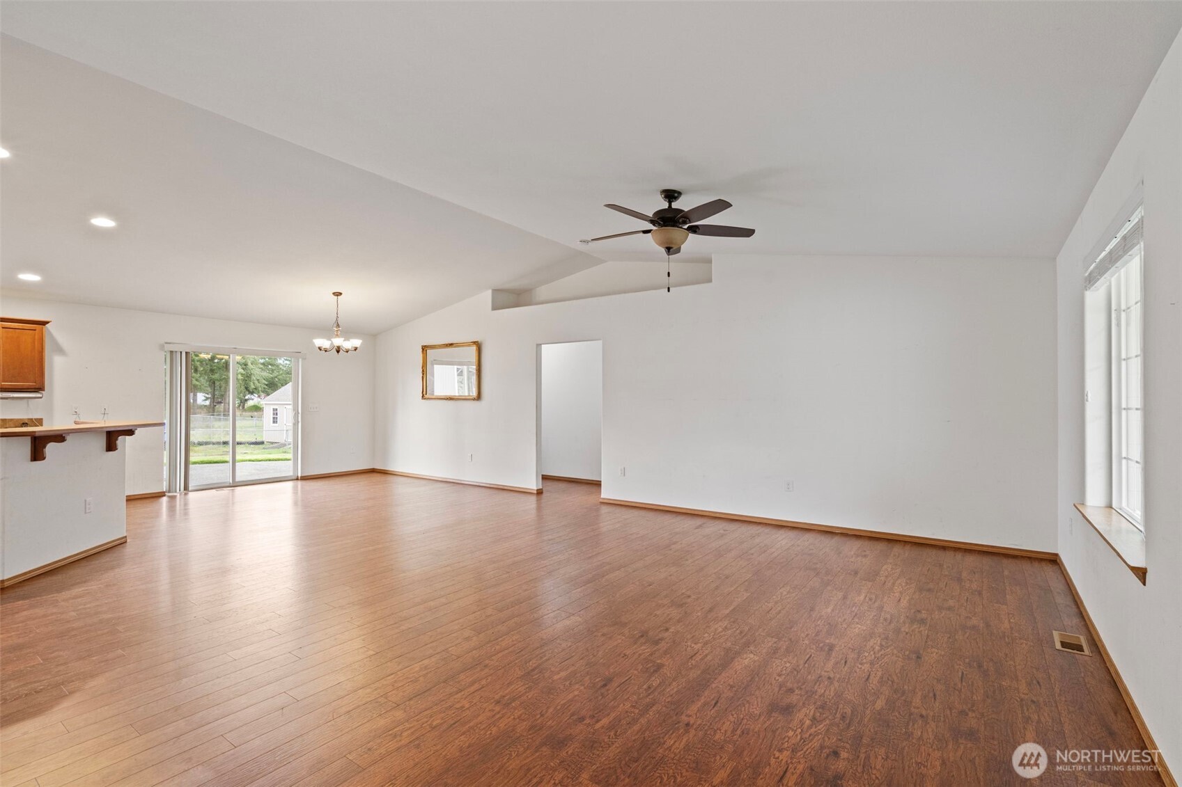 18647 Joselyn Road Southwest Rochester, WA 98579 - Photo 9 of 40