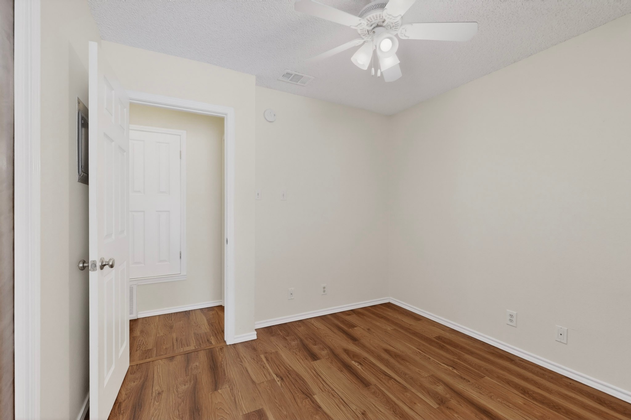 12800 Old San Antonio Road, Unit A Manchaca, TX 78652 - Photo 20 of 28 Bedroom 2