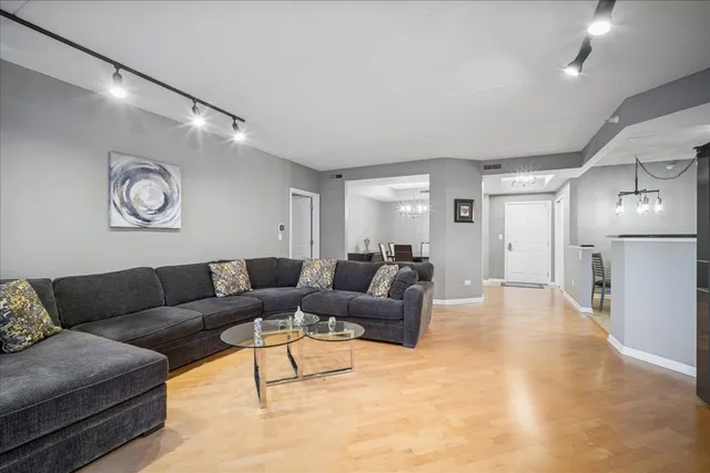 $349,000 | 425 Village Green South, Unit 314, Lincolnshire, IL 60069