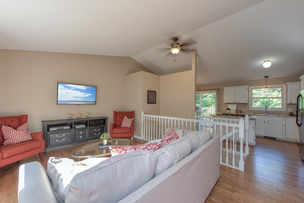 685 Carver Beach Road Chanhassen, MN 55317 - Photo 2 of 33 Gallery Image 2