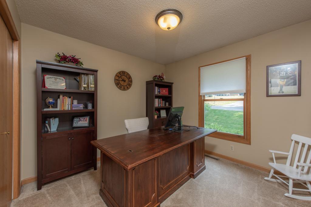 685 Carver Beach Road Chanhassen, MN 55317 - Photo 14 of 33 Gallery Image 14