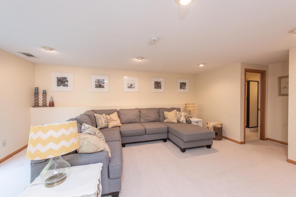 685 Carver Beach Road Chanhassen, MN 55317 - Photo 19 of 33 Gallery Image 19