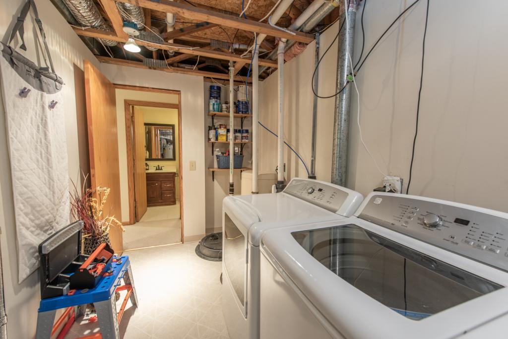 685 Carver Beach Road Chanhassen, MN 55317 - Photo 21 of 33 Gallery Image 21