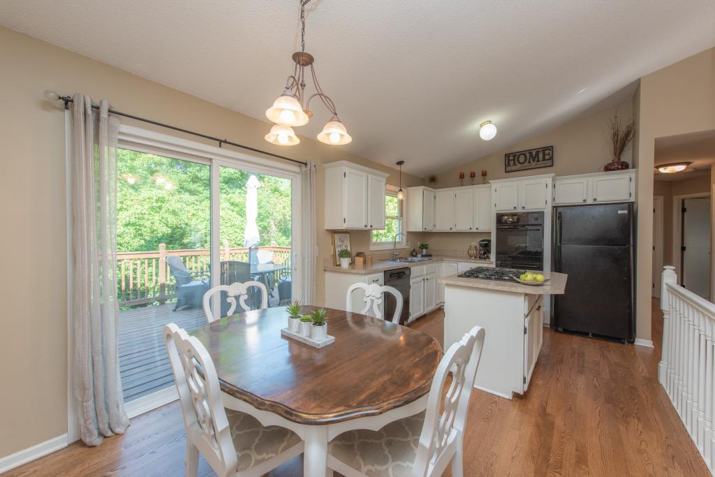 685 Carver Beach Road Chanhassen, MN 55317 - Photo 5 of 33 Gallery Image 5