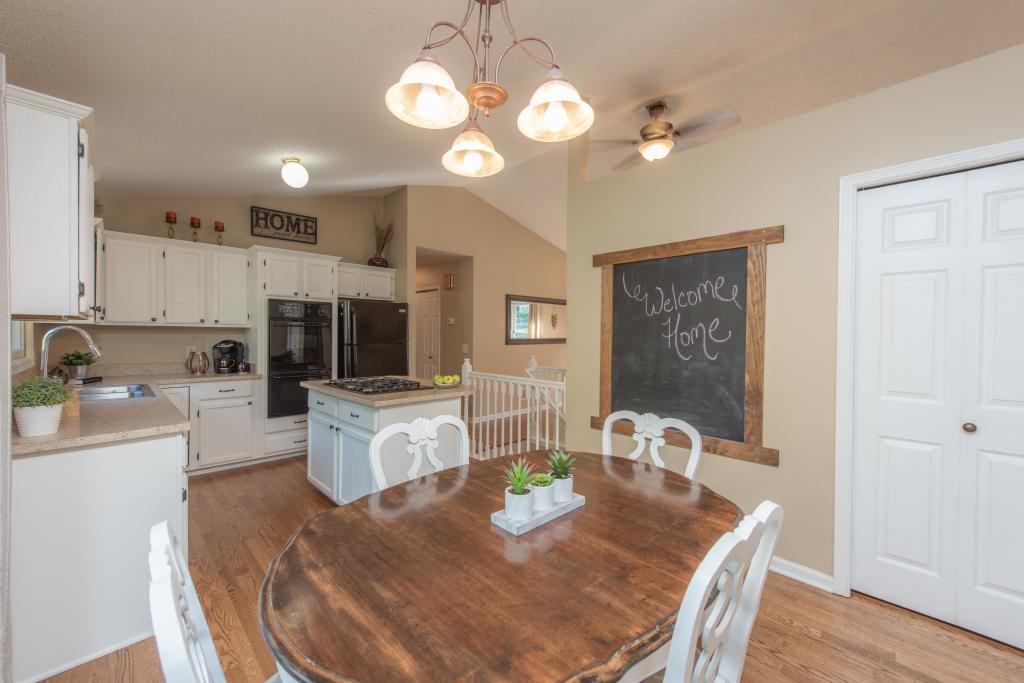 685 Carver Beach Road Chanhassen, MN 55317 - Photo 8 of 33 Gallery Image 8