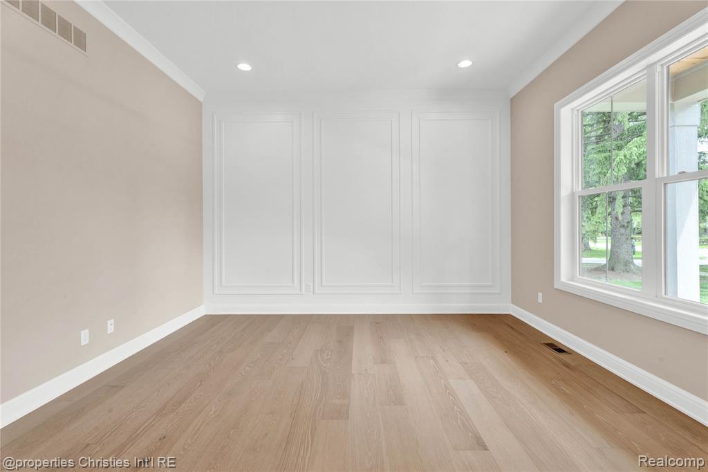 19138 Riverside Drive Beverly Hills, MI 48025 - Photo 11 of 73
