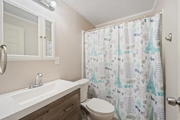 $285,000 | 15 Chapman Avenue, Holyoke, MA 01040