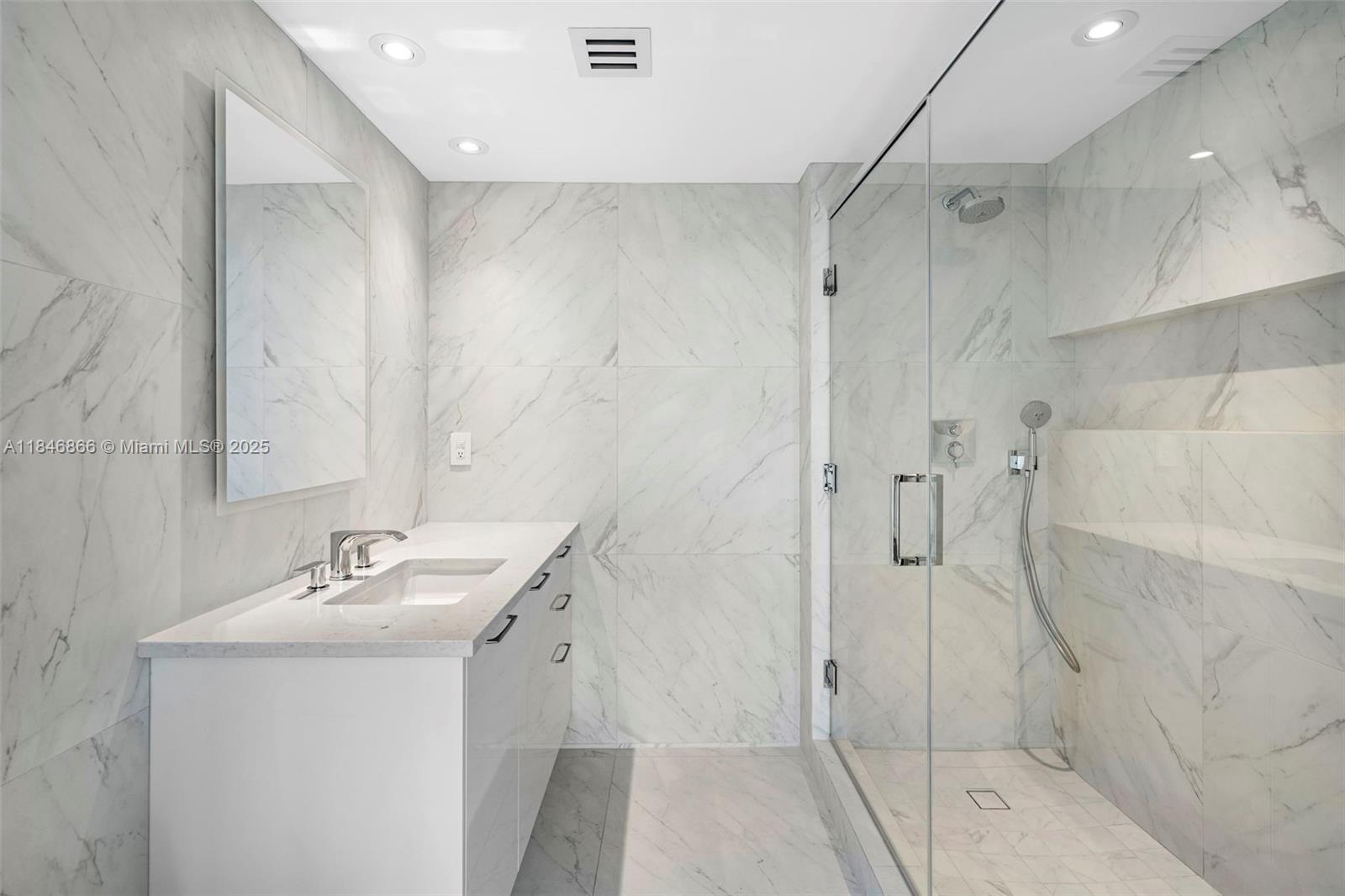 400 Alton Road, Unit 1508 Miami Beach, FL 33139 - Photo 13 of 19