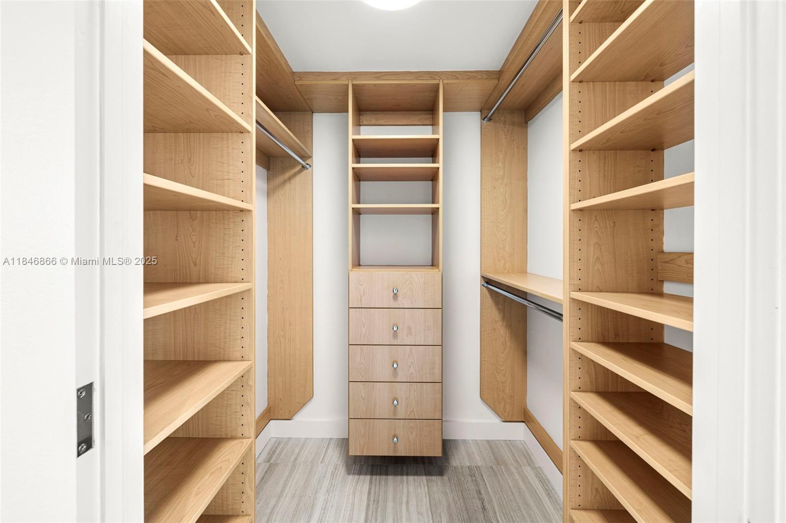 400 Alton Road, Unit 1508 Miami Beach, FL 33139 - Photo 8 of 19