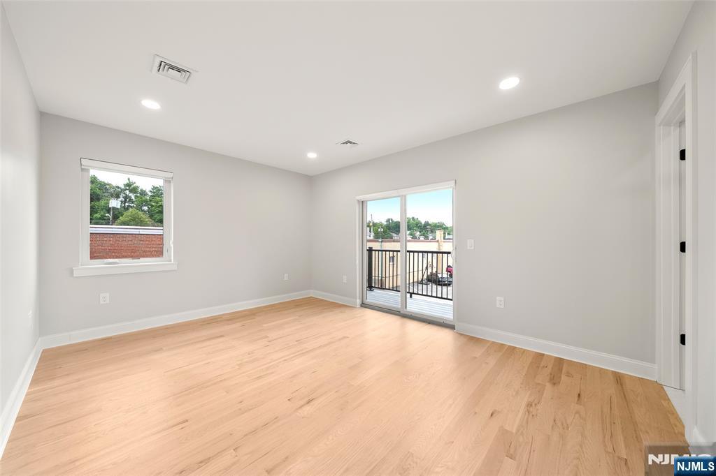 1000 Elm Avenue, Unit 2 Ridgefield, NJ 07657 - Photo 10 of 19 Gallery Image 10