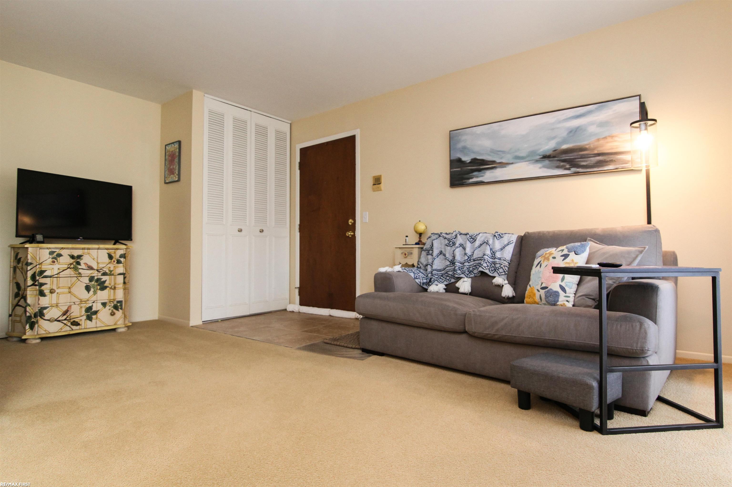 450 Baldwin Avenue Rochester, MI 48307 - Photo 3 of 12 50138555-1dfbe0f6-d0a9-40d9-acbe-aea14781c329.JPG