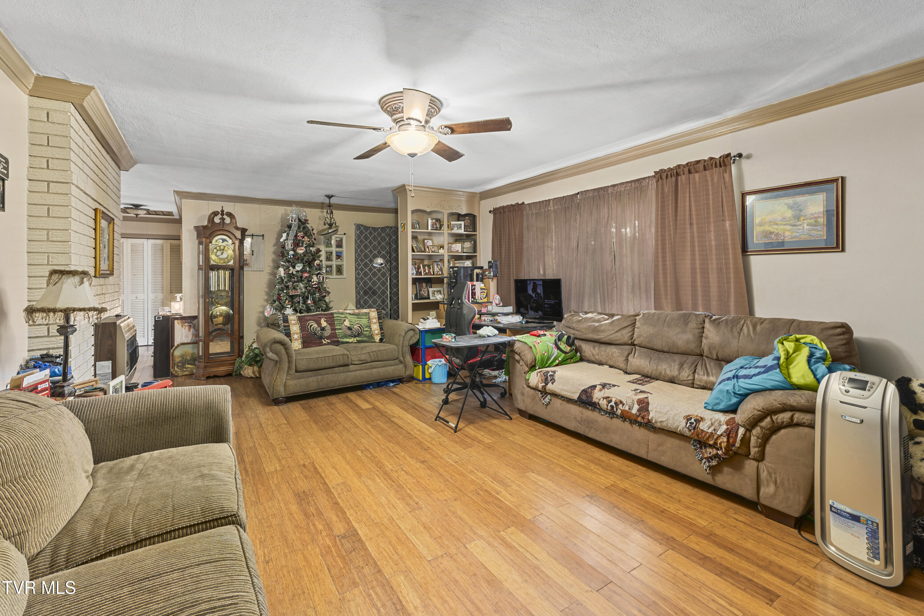 720 Holly Avenue Erwin, TN 37650 - Photo 11 of 26 128A6621