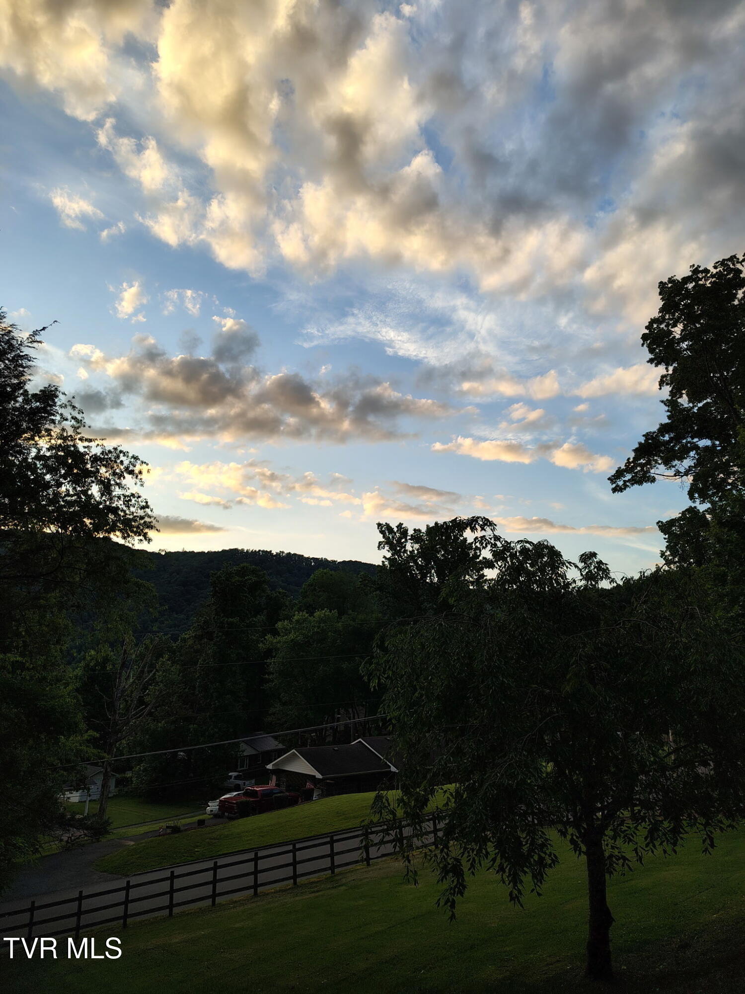 720 Holly Avenue Erwin, TN 37650 - Photo 23 of 26 4814085056491145530