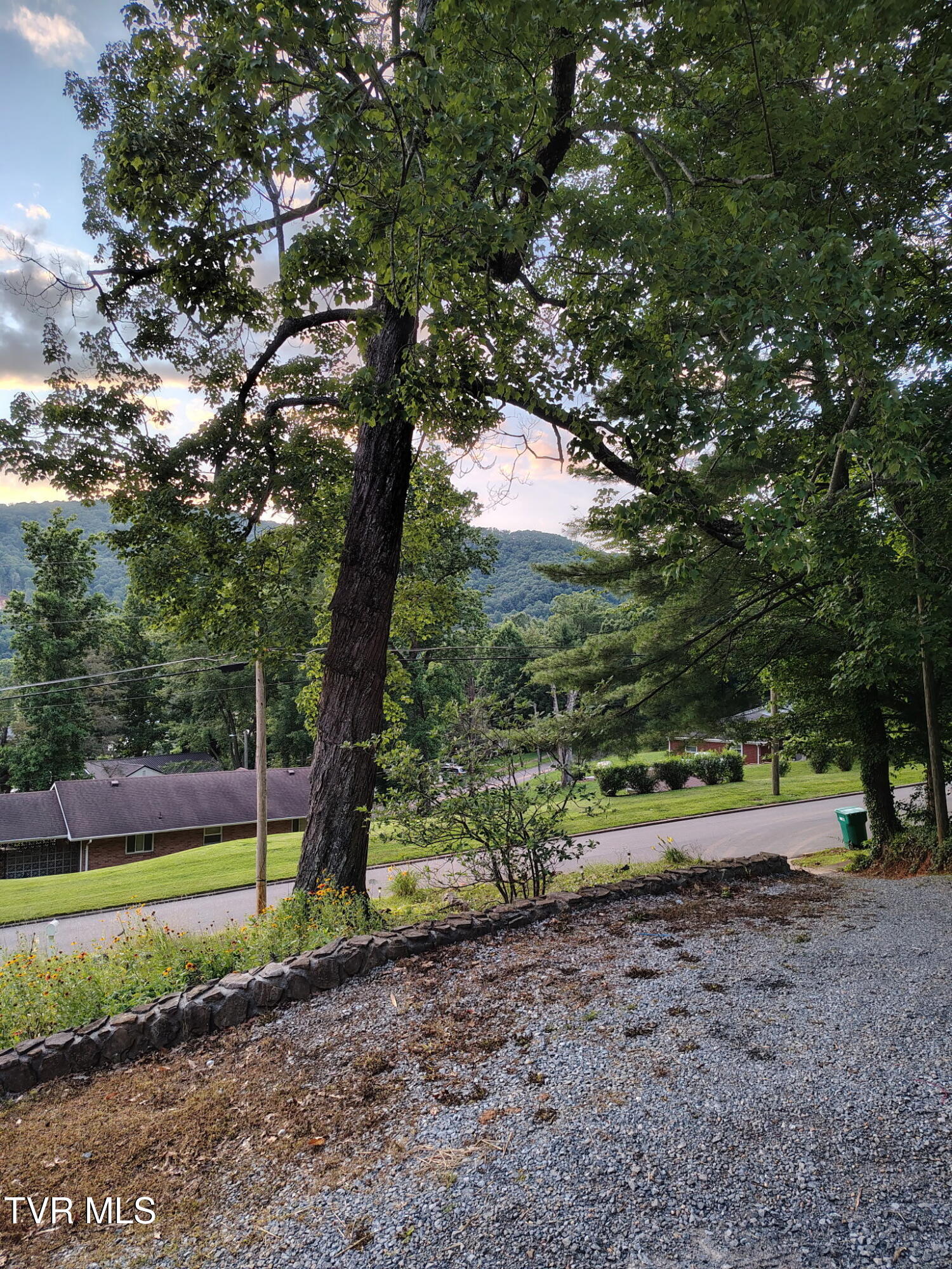 720 Holly Avenue Erwin, TN 37650 - Photo 26 of 26 5410545974142003284